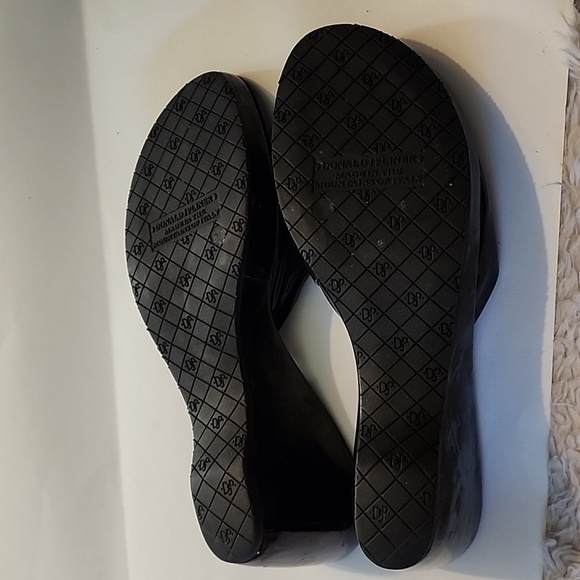 Donald Pliner black wedge size 10. New - Picture 4 of 6
